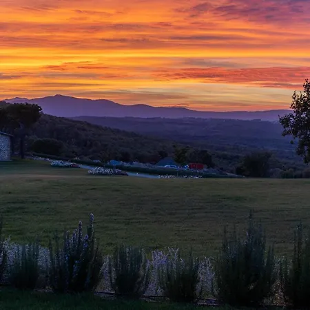 I Borghi Dell'eremo Agroturismo *