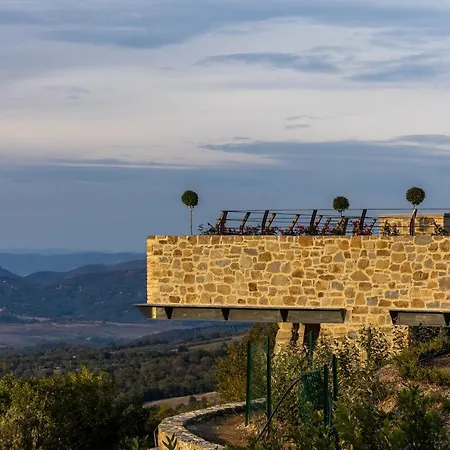 I Borghi Dell'eremo Çiftlik konaklama *
