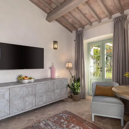 I Borghi Dell'eremo Farm stay *